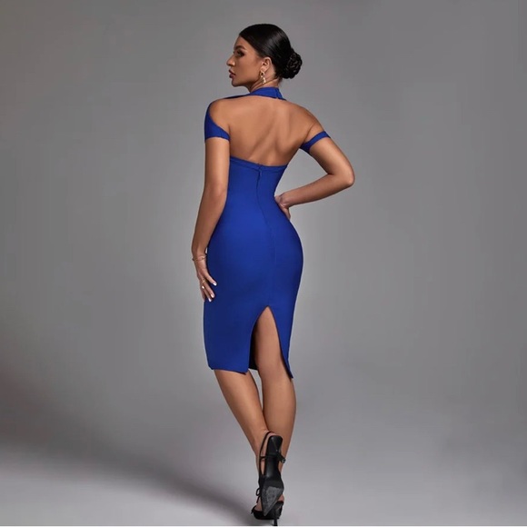 ✨ BRAND NEW WITH TAGS ✨ - Picture 3 of 3